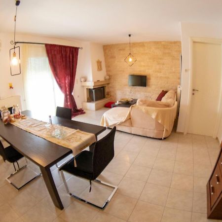 A Quiet Apartment Close To The Sea Goúves Eksteriør bilde