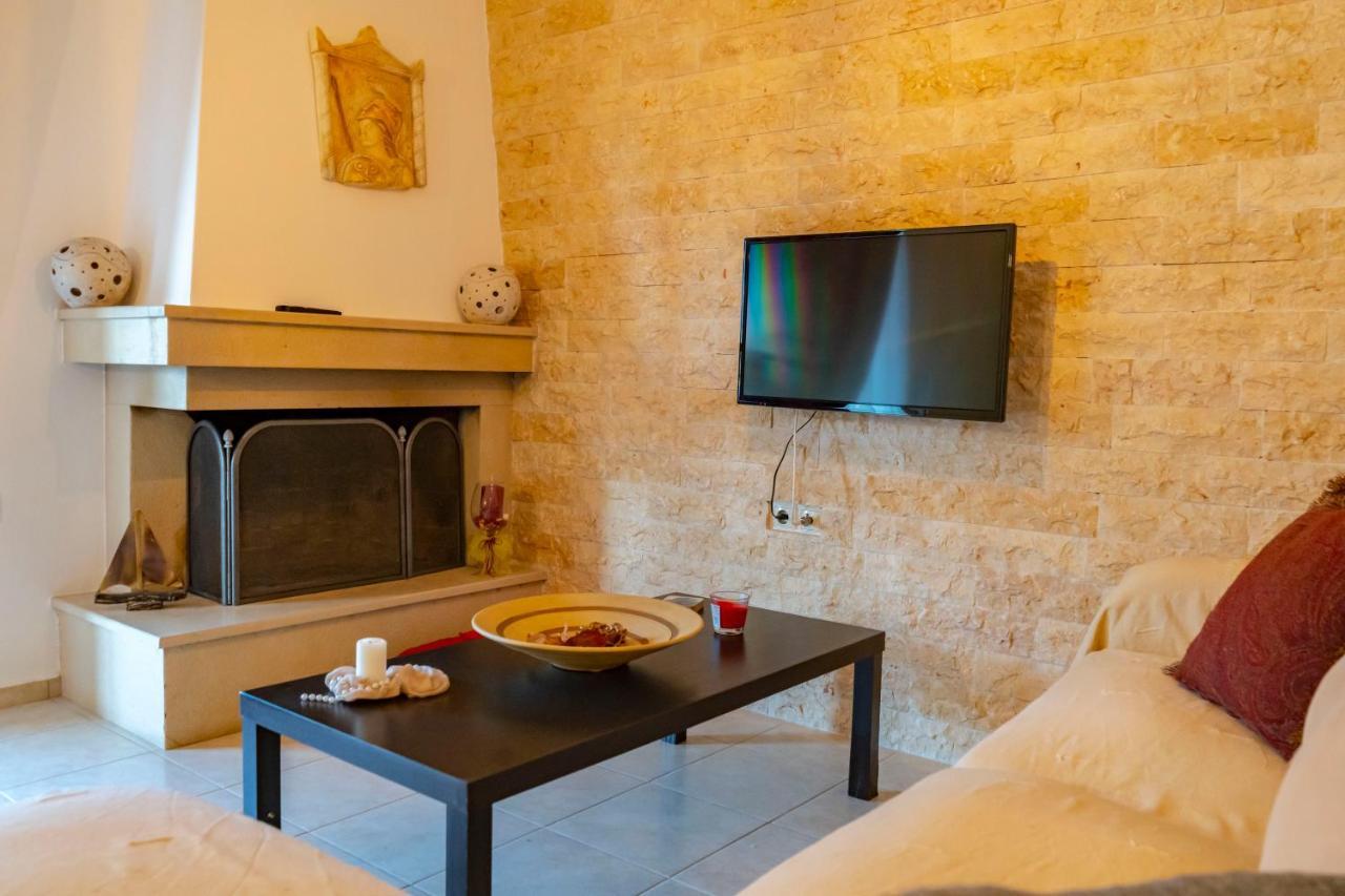 A Quiet Apartment Close To The Sea Goúves Eksteriør bilde
