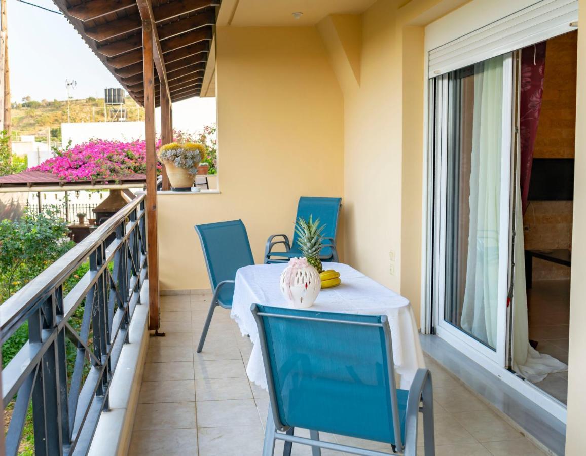 A Quiet Apartment Close To The Sea Goúves Eksteriør bilde