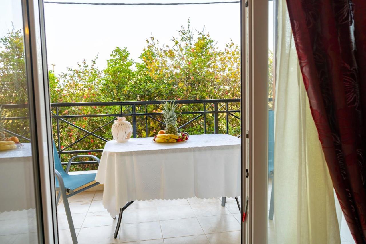 A Quiet Apartment Close To The Sea Goúves Eksteriør bilde